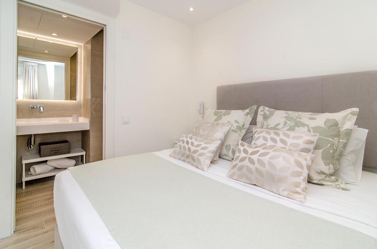 Sitges Spaces Oasis Suites- 4 Bedroom, 4 Ensuite Bathrooms, Terrace, Pool, Sitges Centre Extérieur photo
